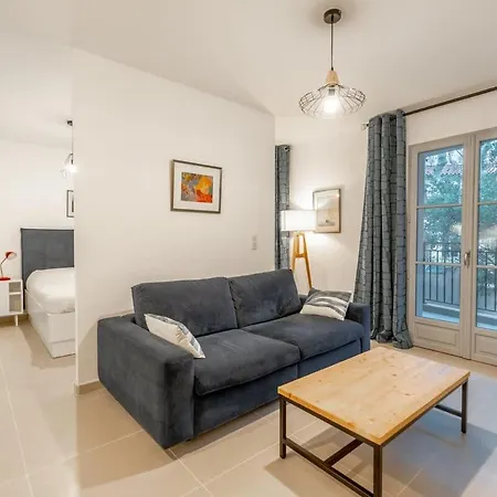 La D'oscar L New, Terrace L Shellter Saint-Tropez