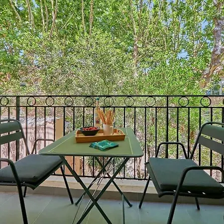 La D'oscar L New, Terrace L Shellter