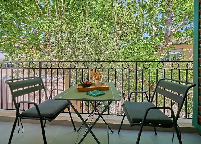 La D'oscar L New, Terrace L Shellter